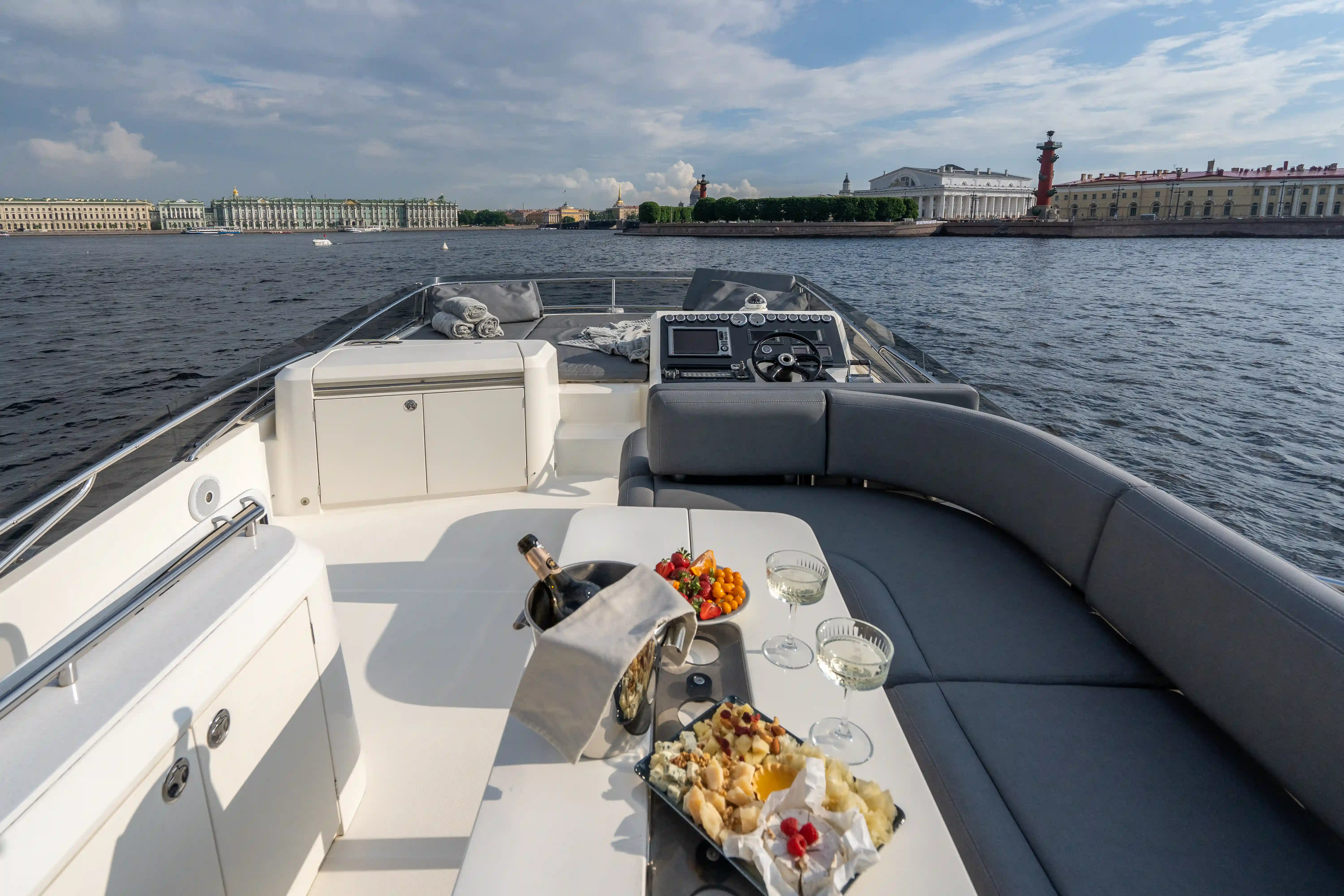Яхта  «Galeon 640» image- 41